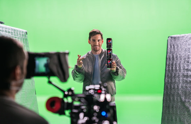 Watch Lionel Messi, Paul Pogba and Jadon Sancho star in epic new Pepsi Max advert and trio show off flicks and tricks - Bóng Đá