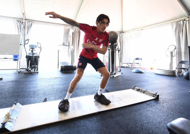 Arsenal set to sell Aubameyang and Lacazette as Arteta closes in on £25m striker - Bóng Đá