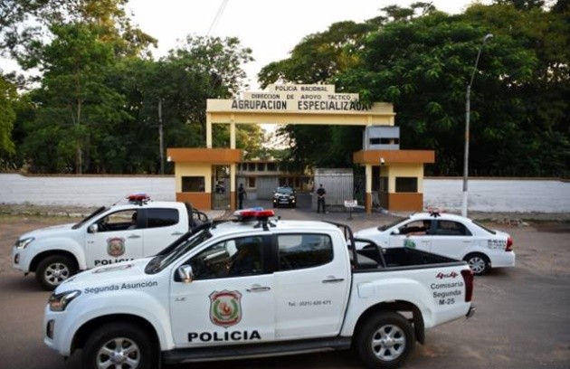 Ảnh Ronaldinho sau khi rời nhà tù - Bóng Đá