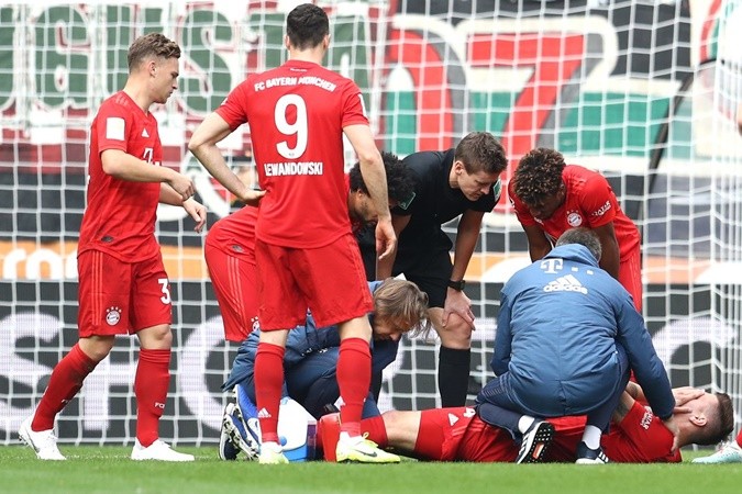 Bayern chỉ biết khóc thét khi nhận 2 hung tin từ bộ đôi không thể thay thế - Bóng Đá