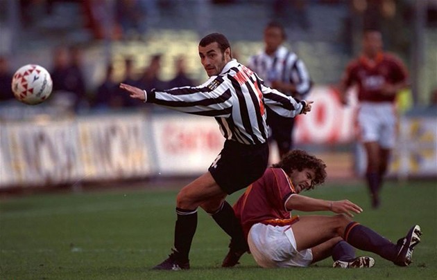 Tăng cường hàng thủ, Barca đưa 3 cái tên vào danh sách mục tiêu - Bóng Đá