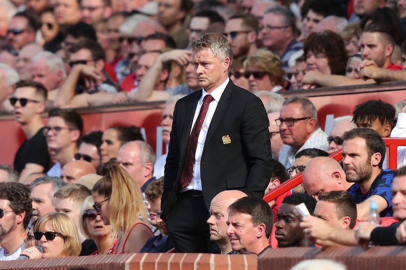 Loads of fans name two players Man Utd should sign to solve creativity issue - Bóng Đá