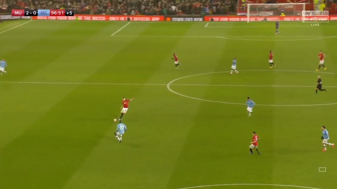 20 hình ảnh thú vị trận derby Manchester: 'Đam mê' United là bất diệt! - Bóng Đá