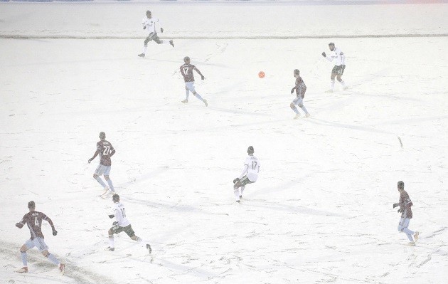 A referee’s eyebrows literally froze during the coldest game in MLS history - Bóng Đá