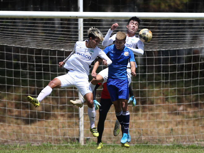 Bầu Đức dự khán, HAGL thắng đậm 