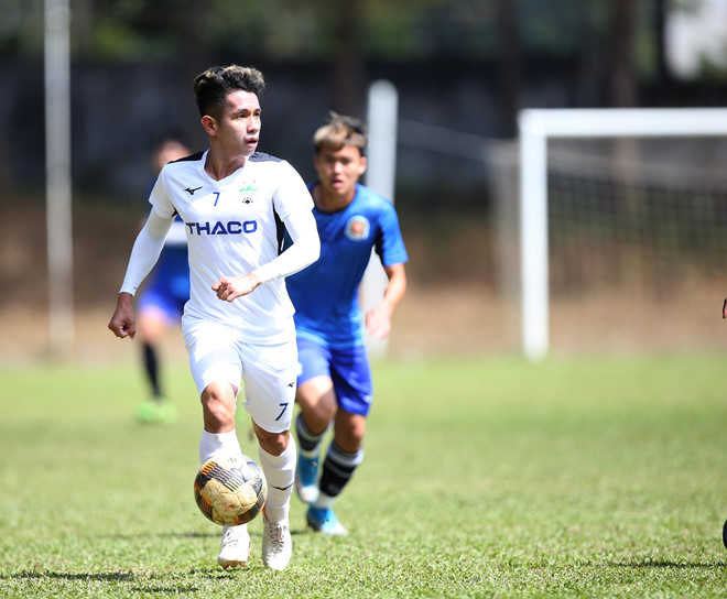 Bầu Đức dự khán, HAGL thắng đậm 