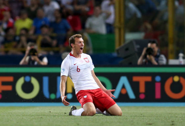 Vô-lê thần sầu, sao trẻ Arsenal tạo địa chấn trên đất Italia - Bóng Đá