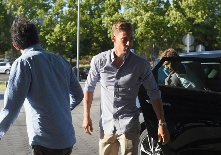 Marcos Llorente ra mắt Atletico - Bóng Đá