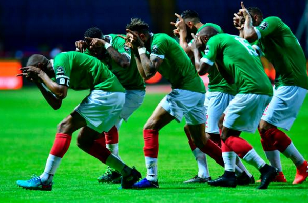 Mặc Liverpool phản đối kịch liệt, ngôi sao của họ vừa tái xuất sau chấn thương - Bóng Đá