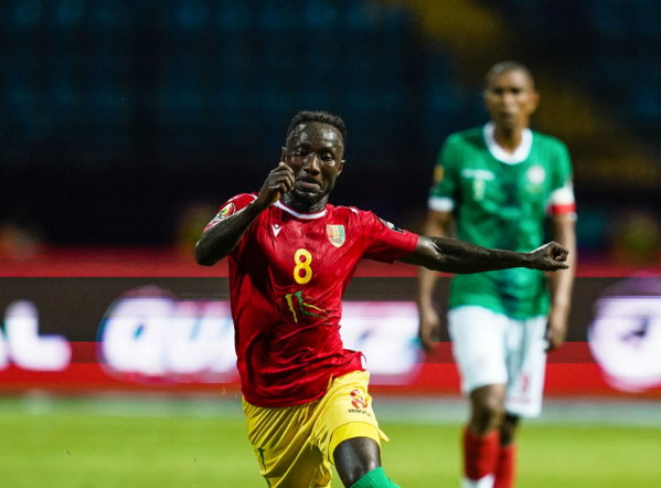 Mặc Liverpool phản đối kịch liệt, ngôi sao của họ vừa tái xuất sau chấn thương - Bóng Đá