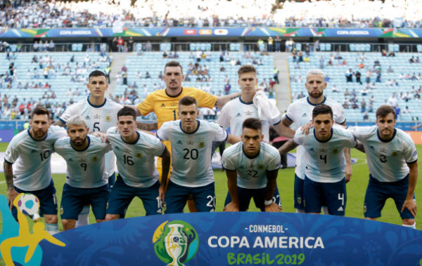 Buộc phải thắng, Messi đã 'cầu cứu' những người đặc biệt - Bóng Đá