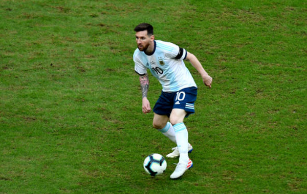 Buộc phải thắng, Messi đã 'cầu cứu' những người đặc biệt - Bóng Đá