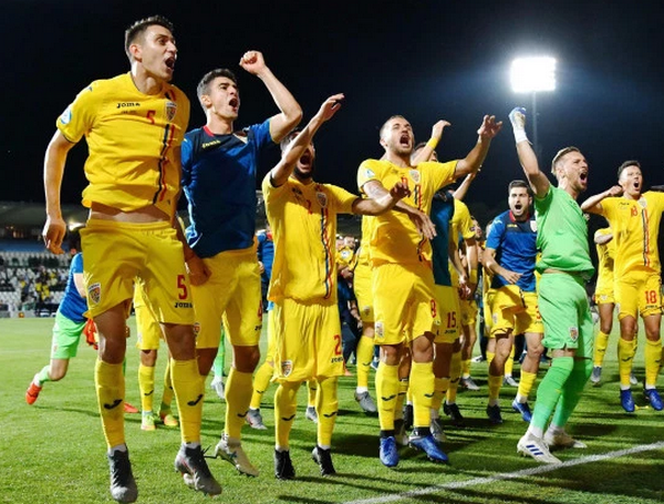 Đến sân cỗ vũ bạn trai, cô gái ra về trong máu và nước mắt - Bóng Đá