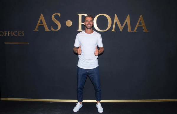 Được Juve 'giải thoát', Spinazzola rạng rỡ ra mắt CLB mới - Bóng Đá