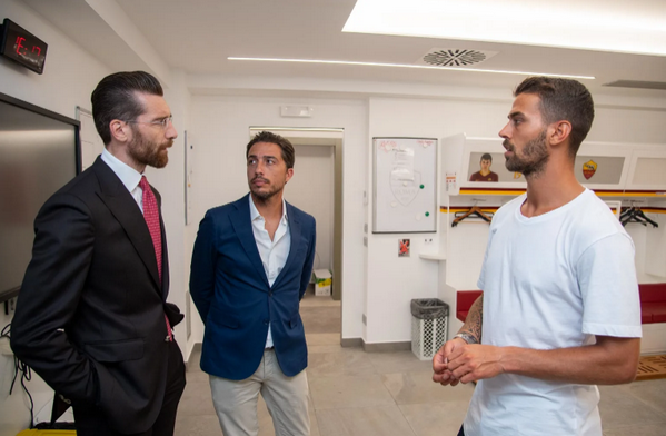 Được Juve 'giải thoát', Spinazzola rạng rỡ ra mắt CLB mới - Bóng Đá