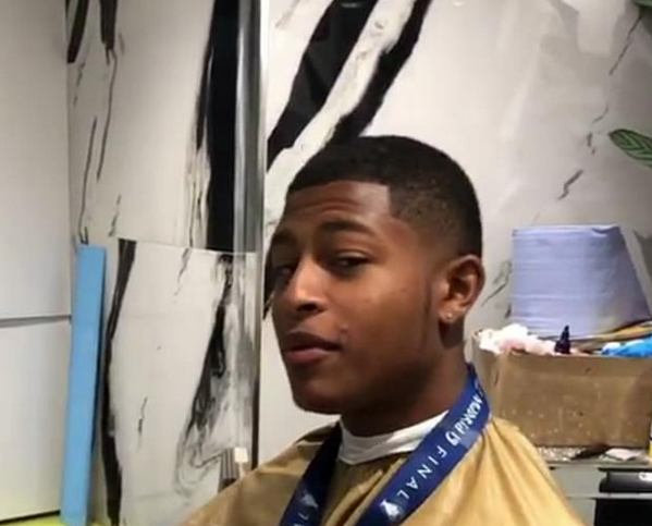 Rhian Brewster mang huy chương Champions League đi cắt tóc - Bóng Đá