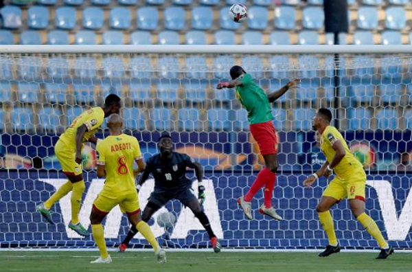 Bất lực trong việc ghi bàn, 'Sư tử châu Phi' rơi vào nhánh tử thần - Bóng Đá