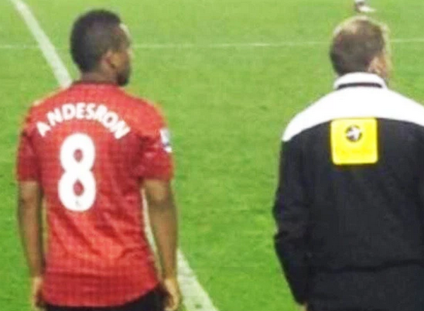 Sang Mỹ, Ibrahimovic vẫn bị 'truyền thống' của Man United đeo bám - Bóng Đá