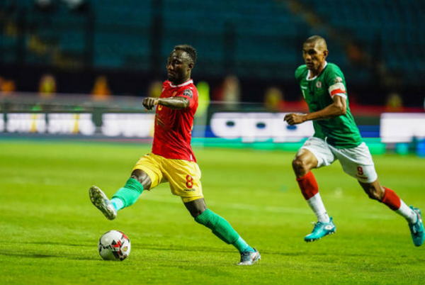 Hủy diệt Guinea, Mahrez và đồng đội phá vỡ lời nguyền 'đáng sợ' - Bóng Đá