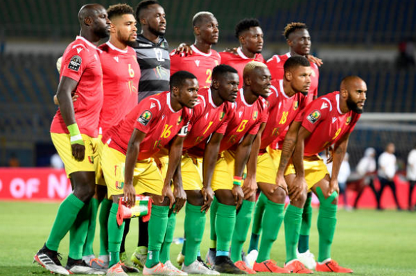 Hủy diệt Guinea, Mahrez và đồng đội phá vỡ lời nguyền 'đáng sợ' - Bóng Đá