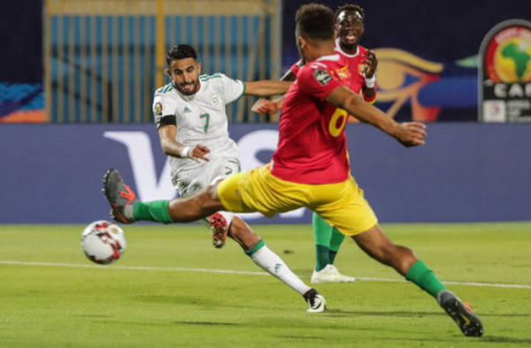 Hủy diệt Guinea, Mahrez và đồng đội phá vỡ lời nguyền 'đáng sợ' - Bóng Đá
