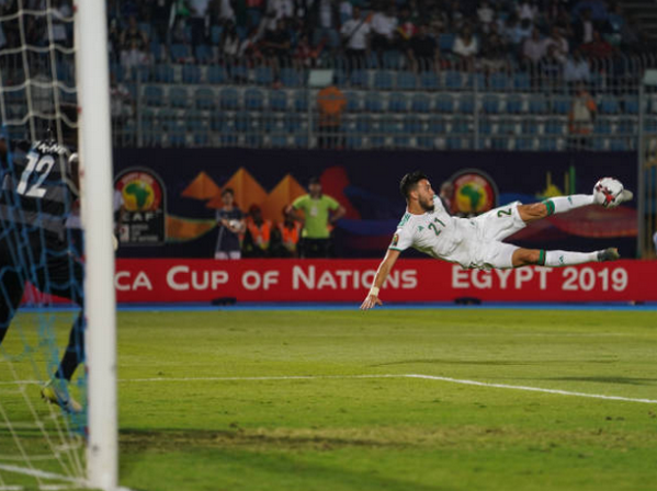 Hủy diệt Guinea, Mahrez và đồng đội phá vỡ lời nguyền 'đáng sợ' - Bóng Đá