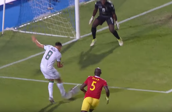 Hủy diệt Guinea, Mahrez và đồng đội phá vỡ lời nguyền 'đáng sợ' - Bóng Đá