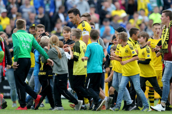 Chào mừng 'đứa con lưu lạc', Dortmund đại thắng 10-0 - Bóng Đá