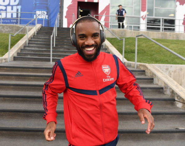 Ra sân hơn 10 phút, sao Arsenal vẫn bị đối thủ 'sàm sỡ'  - Bóng Đá