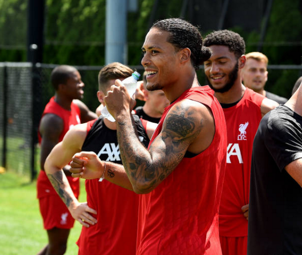 Chăm sóc nhiệt tình, Klopp khiến trò cưng 'phát sợ' - Bóng Đá