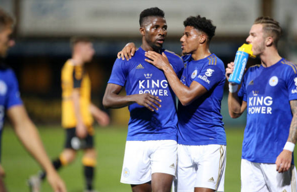 Không chỉ tiếp tục ra sân, Maguire còn có hành động 'kinh ngạc' - Bóng Đá