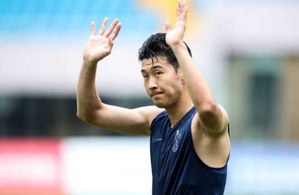 Tắm mưa Trung Quốc, CLB này quyết tâm hạ gục Man United (Tottenham) - Bóng Đá