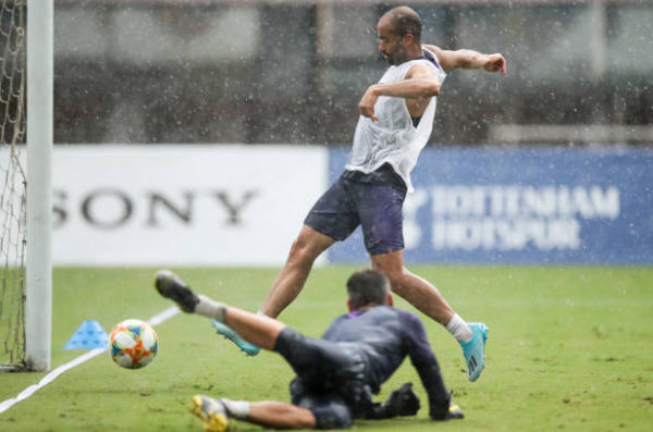 Tắm mưa Trung Quốc, CLB này quyết tâm hạ gục Man United (Tottenham) - Bóng Đá