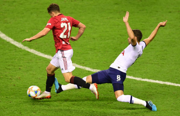 'Thương' Tottenham, CLB Premier League đầu tiên bất lực trước 'máy chạy' Man United (James) - Bóng Đá