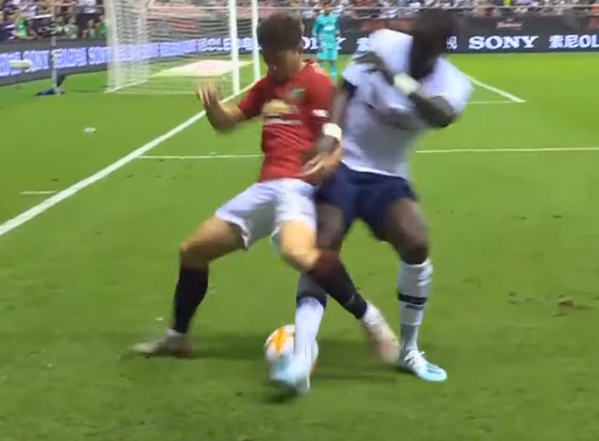 'Thương' Tottenham, CLB Premier League đầu tiên bất lực trước 'máy chạy' Man United (James) - Bóng Đá