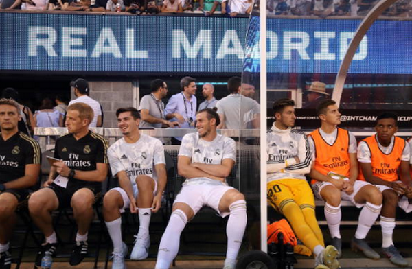 'Thương' Bale, dù rất cố gắng nhưng anh chẳng thể nhịn cười - Bóng Đá