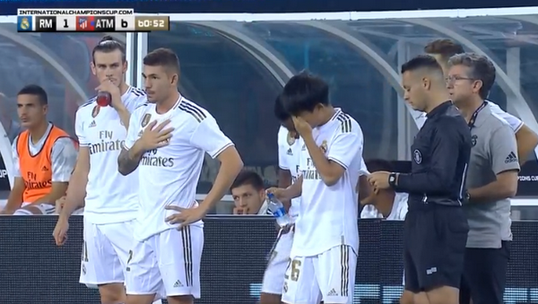 'Thương' Bale, dù rất cố gắng nhưng anh chẳng thể nhịn cười - Bóng Đá