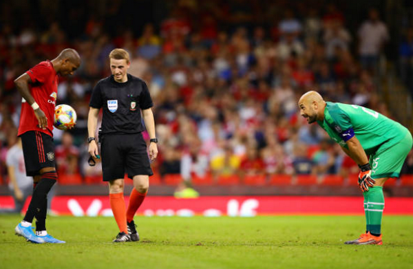 Anh sau tran - Bóng Đá