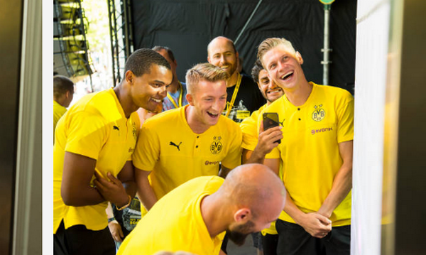 Xướng tên từng người, Dortmund ăn mừng hoành tránng hậu Siêu Cúp - Bóng Đá