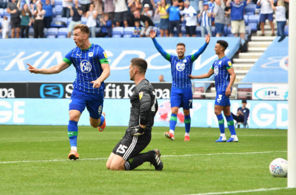 Kinh hoàng! 'Premier League' bị hủy diệt hoàn toàn loạt trận mở màn Championship - Bóng Đá