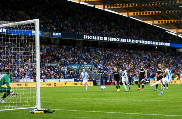 Kinh hoàng! 'Premier League' bị hủy diệt hoàn toàn loạt trận mở màn Championship - Bóng Đá