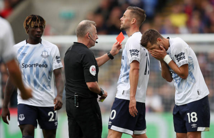 Cựu sao Man United nhận thẻ đỏ, Everton gây thất vọng ngày khai màn - Bóng Đá