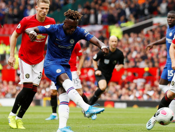 Bị Rashford 'cướp' pen và đây là hành động của Pogba - Bóng Đá