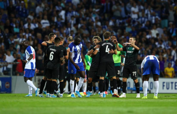 Sát thủ 19 tuổi vụt sáng, Porto cay đắng bị loại khỏi Champions League - Bóng Đá