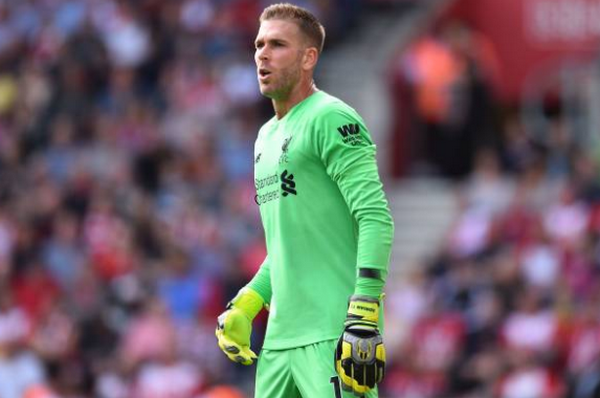 Ảnh Adrian 'Tấu hài' cực mạnh - Bóng Đá