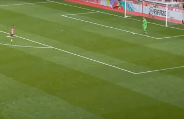 Ảnh Adrian 'Tấu hài' cực mạnh - Bóng Đá