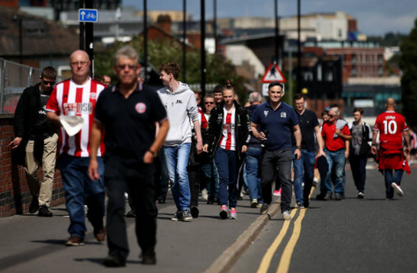 Thắng trận đầu tiên, tân binh Premier League san bằng điểm số với Man City - Bóng Đá