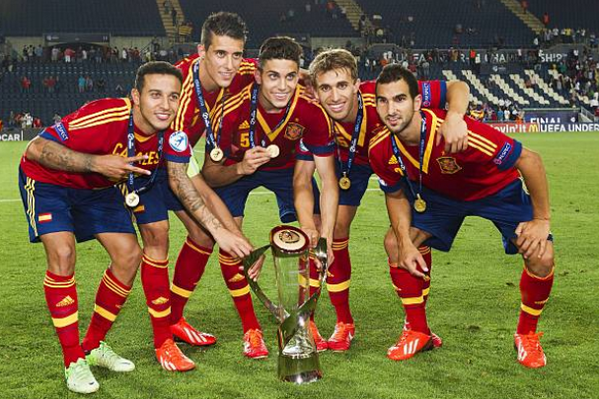 Cay đắng! 27 tuổi, trung vệ lò La Masia bị chấm dứt hợp đồng (Muniesa) - Bóng Đá