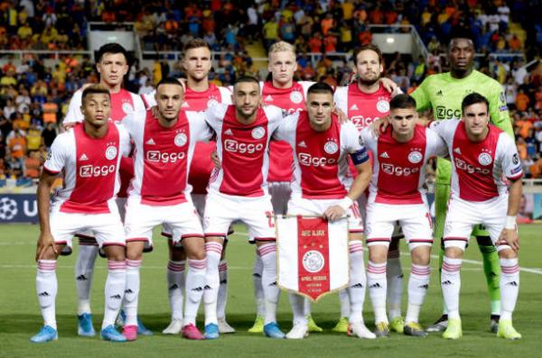 Nhận thẻ đỏ, Ajax gặp bất lợi lớn tại play-off Champions League - Bóng Đá