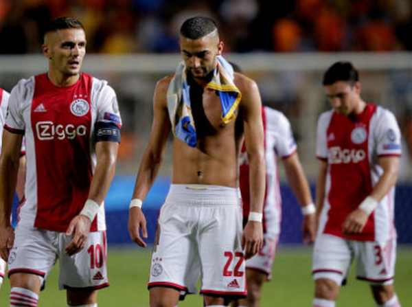 Nhận thẻ đỏ, Ajax gặp bất lợi lớn tại play-off Champions League - Bóng Đá